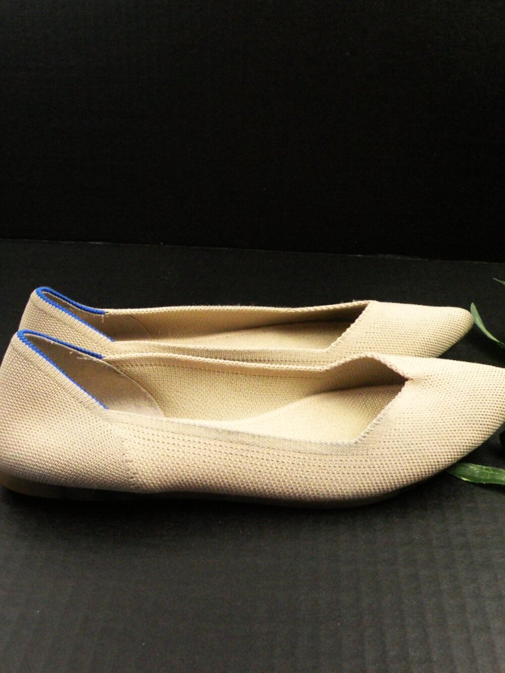 Rothys The Point Flats in Camel Size 9 - Picture 2 of 7